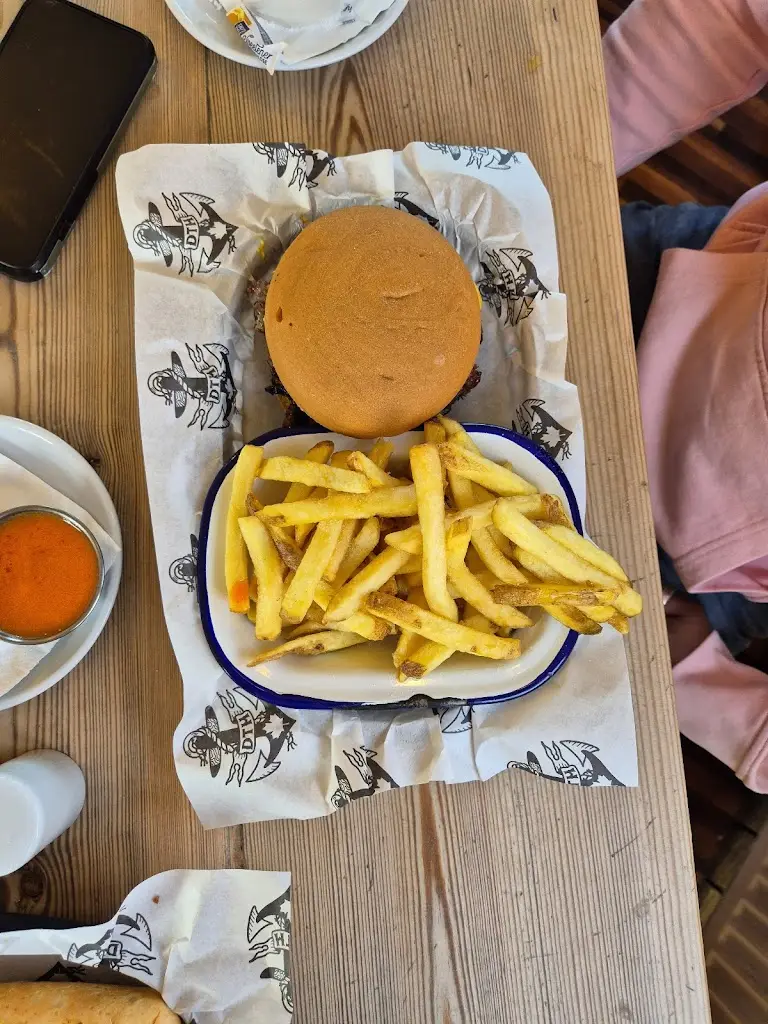 Ren Slater_Down the Hatch_Queensferry_review