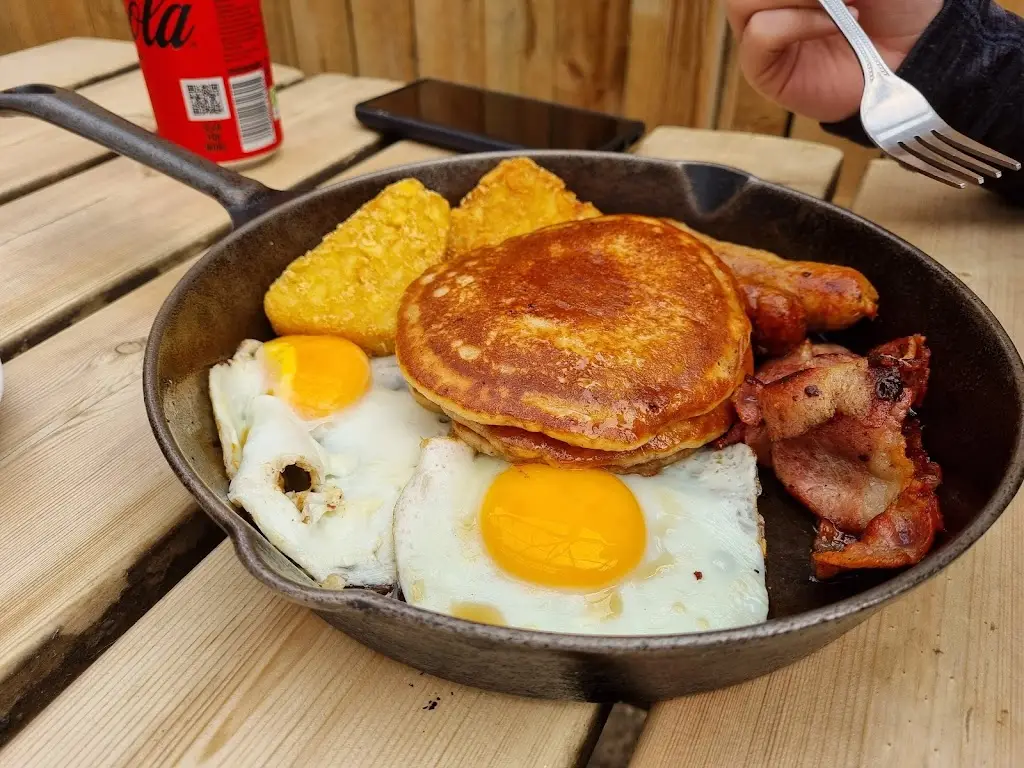 Down the Hatch_Queensferry_slider_image_3