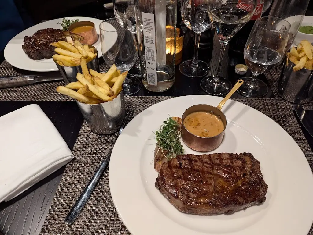 Dakota Edinburgh | Bar & Grill_Queensferry_slider_image_2