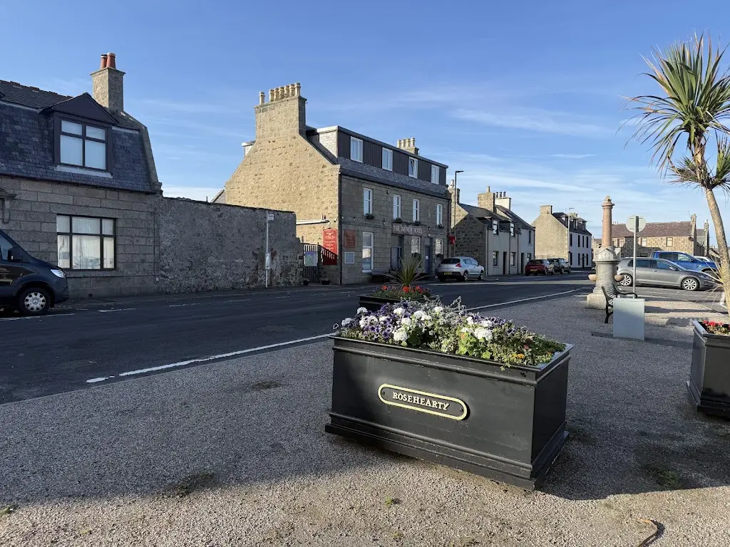 Carl Denne_The Davron Hotel_Rosehearty_review