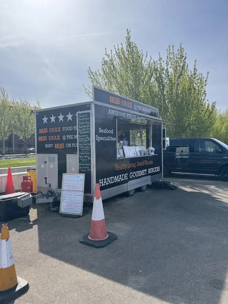 Roland Bánhegyi_Jax Snax_Port Glasgow_review