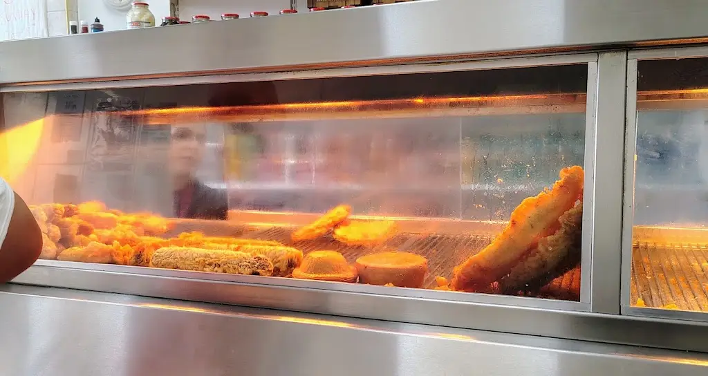 Louis's Fish and Chips_Port Glasgow_slider_image_2