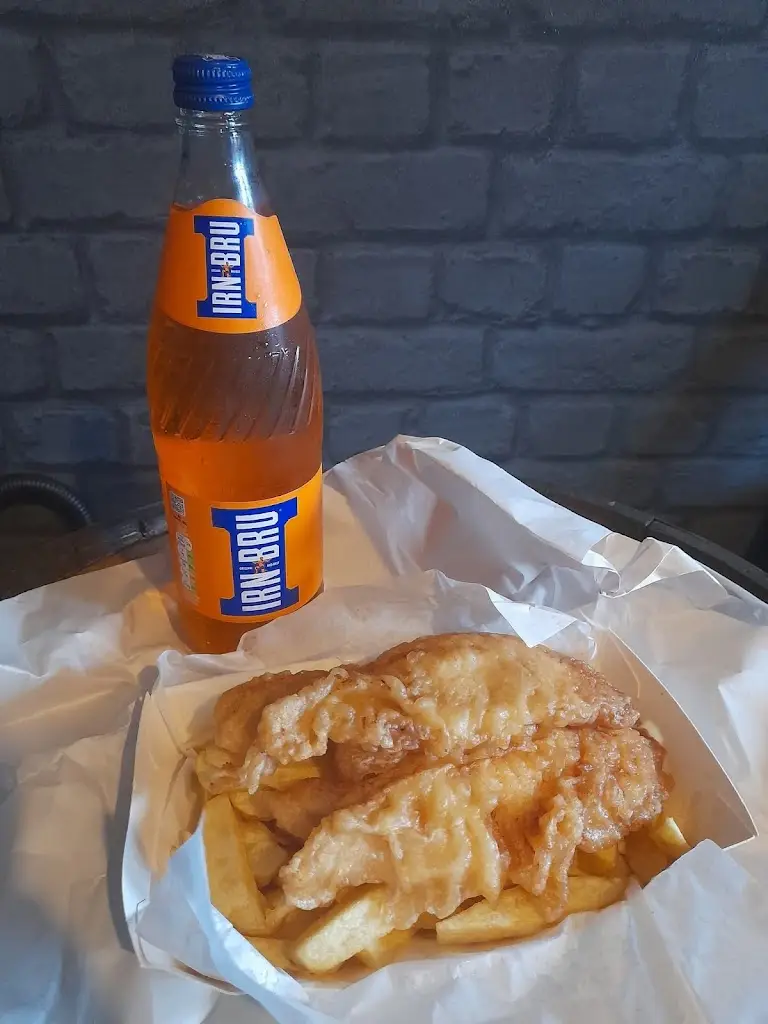 Louis's Fish and Chips_Port Glasgow_slider_image_3