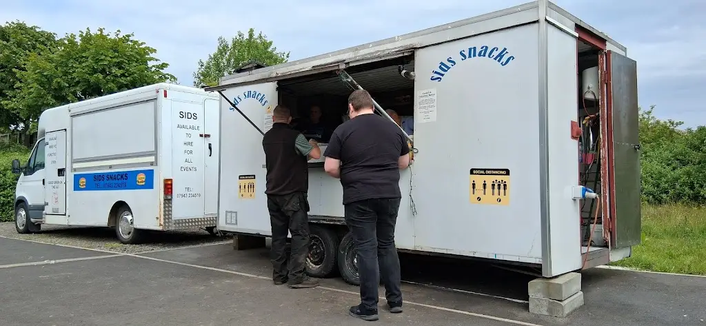 Duncan Mortimer_Sid’s Snacks Van_Port Glasgow_review