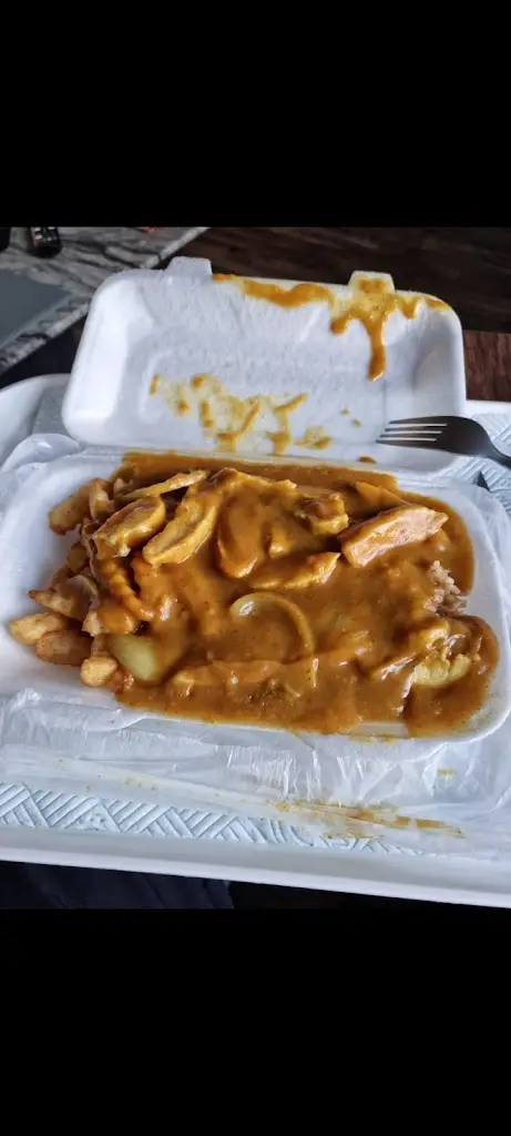 Robert Deighan_Sid’s Snacks Van_Port Glasgow_review