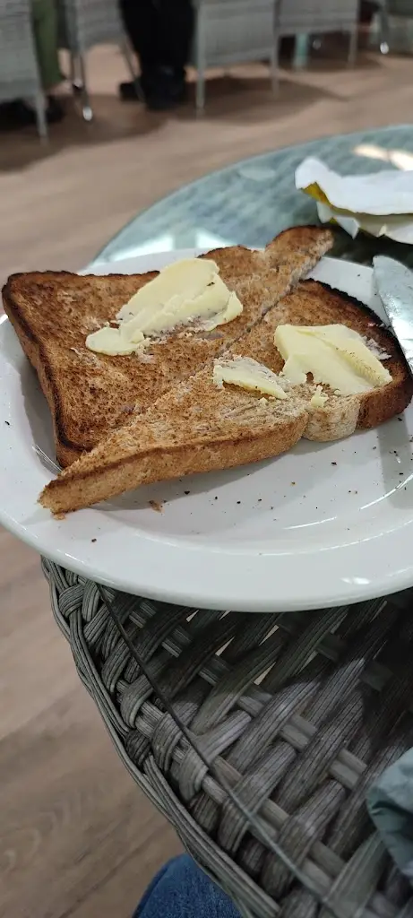 Ron C_Atrium Restaurant & Coffee Shop_Birkenhead_review