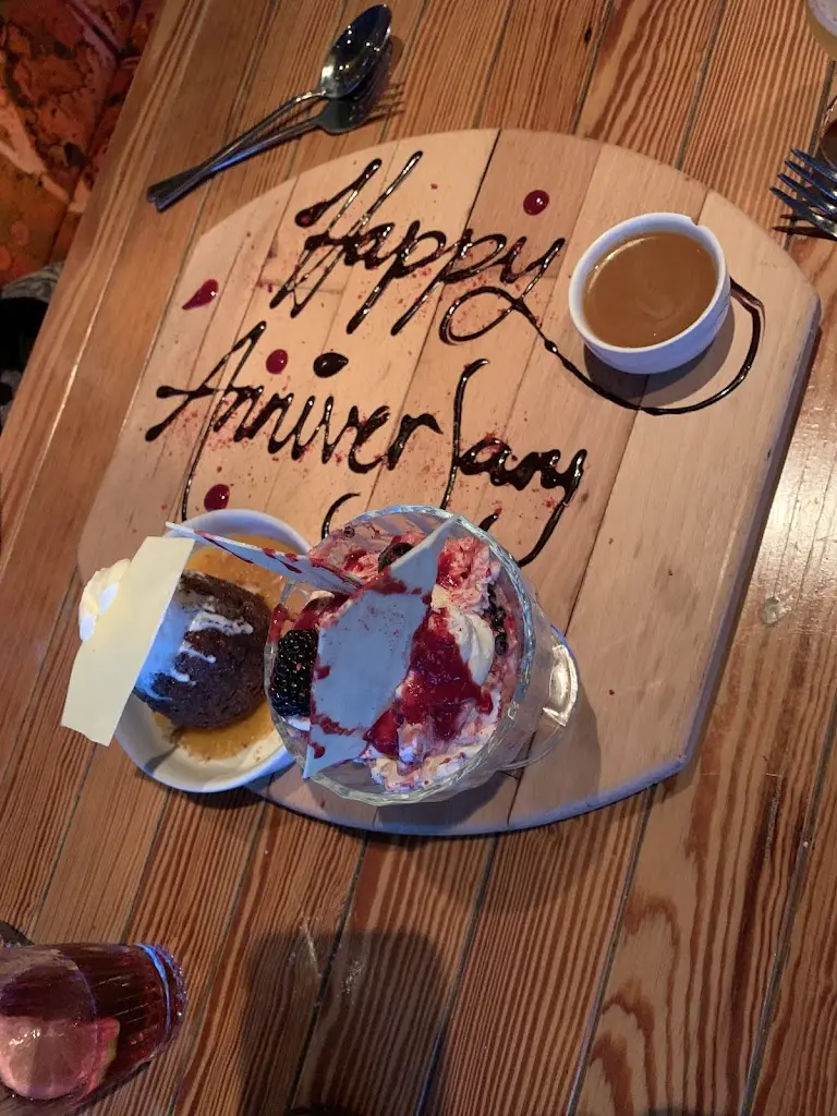 Lilian Reoch_The Vine_Prestwick_review