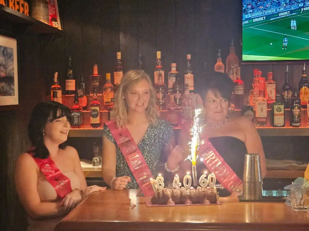 Webbed59 cb_The Vine_Prestwick_review