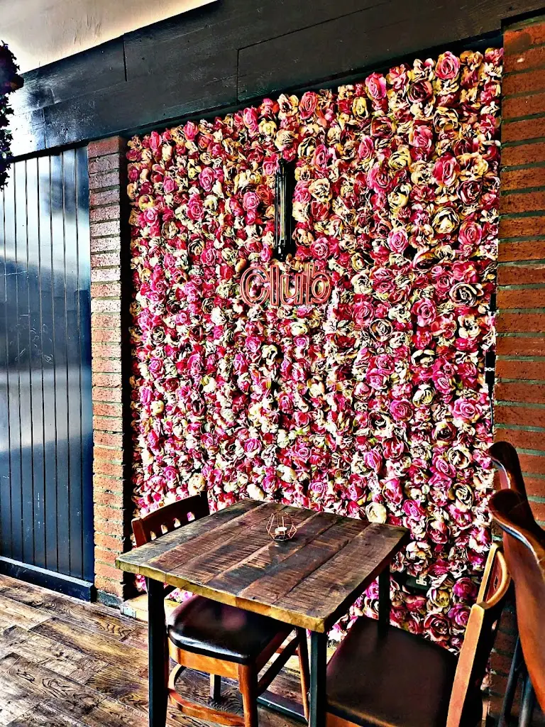 Light House_The Buf_Prestwick_review