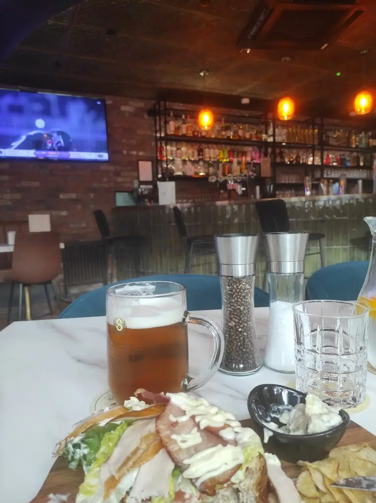 Ed Sneider_One 11 Main St_Prestwick_review