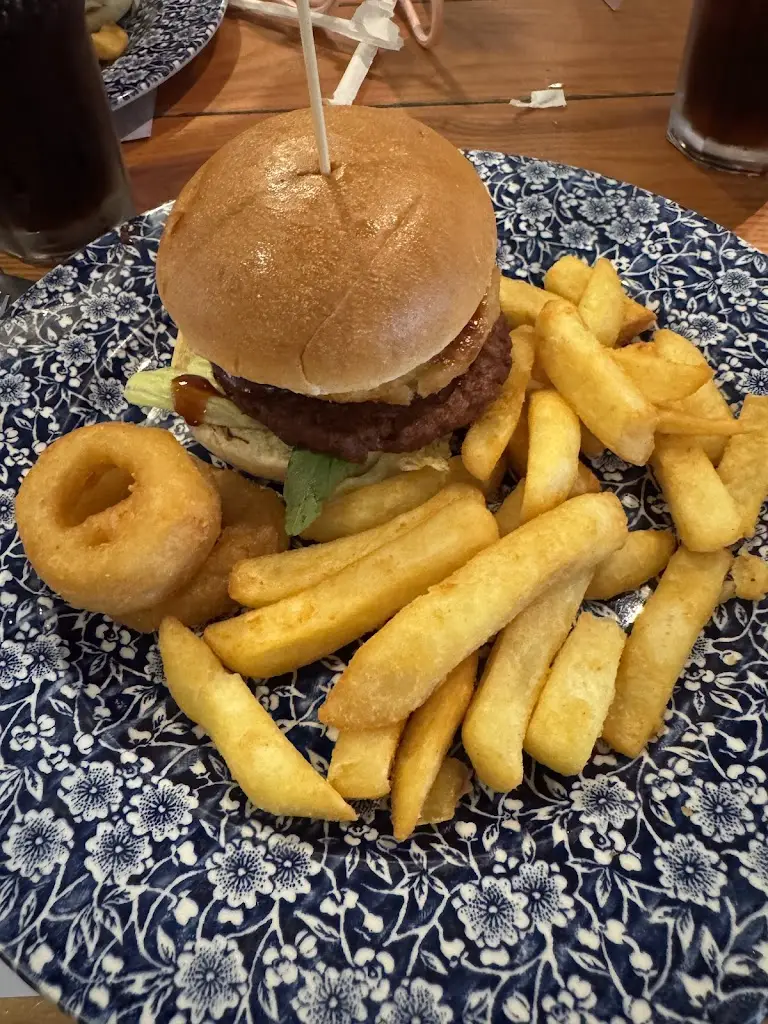 The Prestwick Pioneer - JD Wetherspoon_Prestwick_slider_image_2