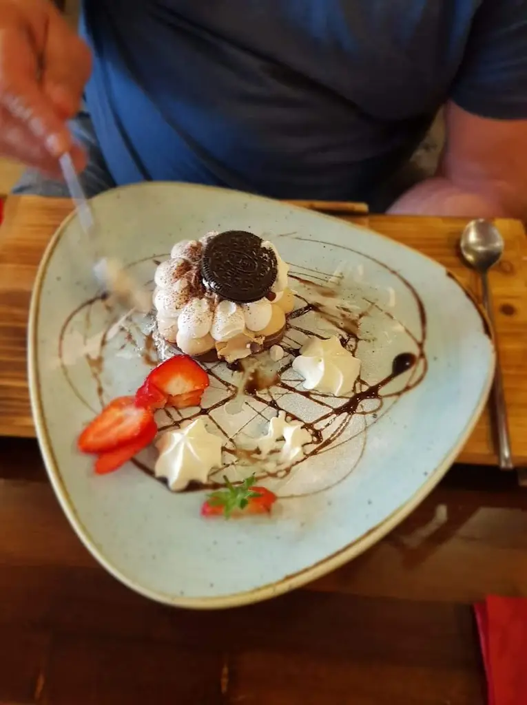 Laura Pollock_Viva Garden_Prestwick_recensione