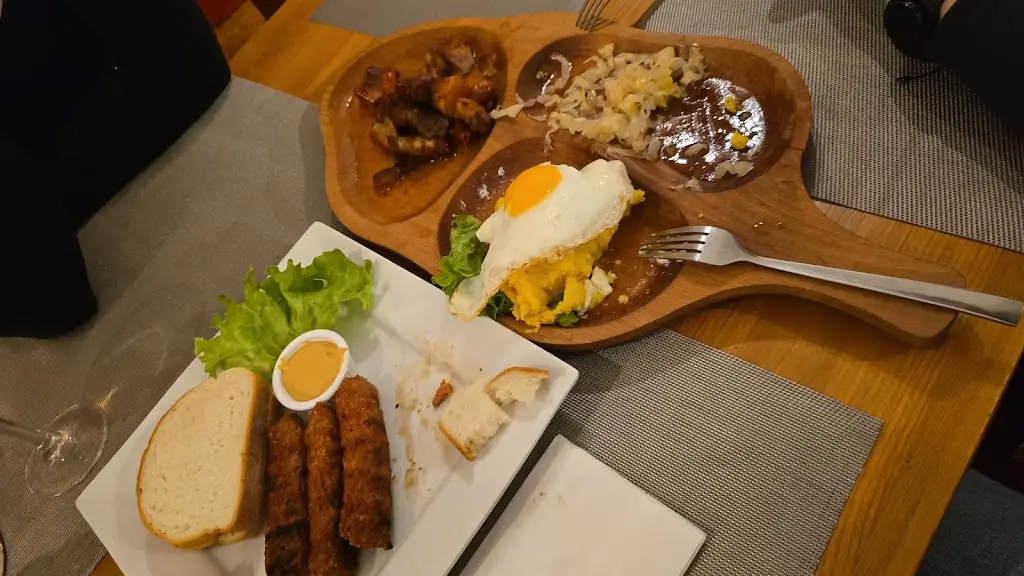 Traditional Romanesc Restaurant_Redding_slider_image_3