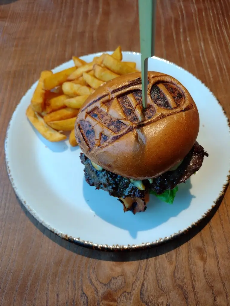 Phillip Corner_OXBO Reading_Redding_review