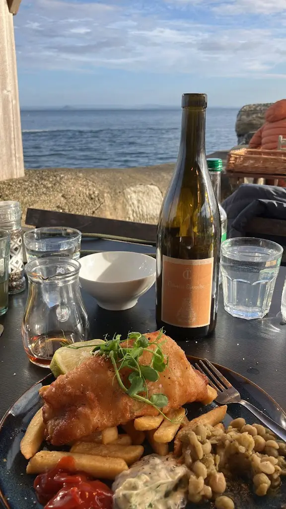 Lucy Shaw_East Pier_Saint Monans_reseña