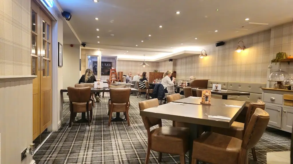 Brown & Blacks_Scone_slider_image_3