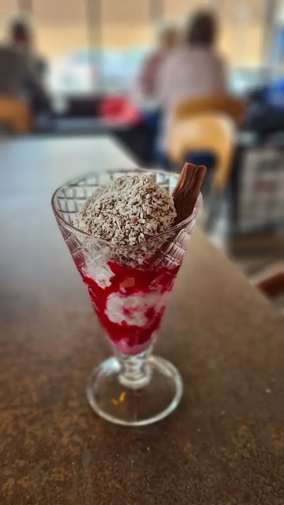 Paul Miller_Cafe Melbourne_Saltcoats_review