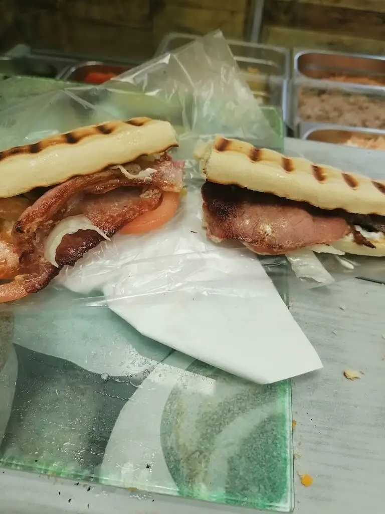 The Twins Kitchen_Saltcoats_slider_image_3