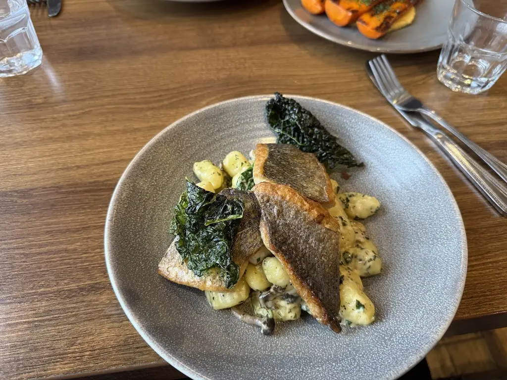 Chris Horak_Antlers Bar and Grill_Portree_recensione