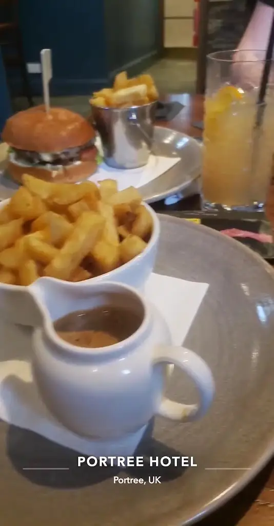 Antlers Bar and Grill_Portree_slider_image_2