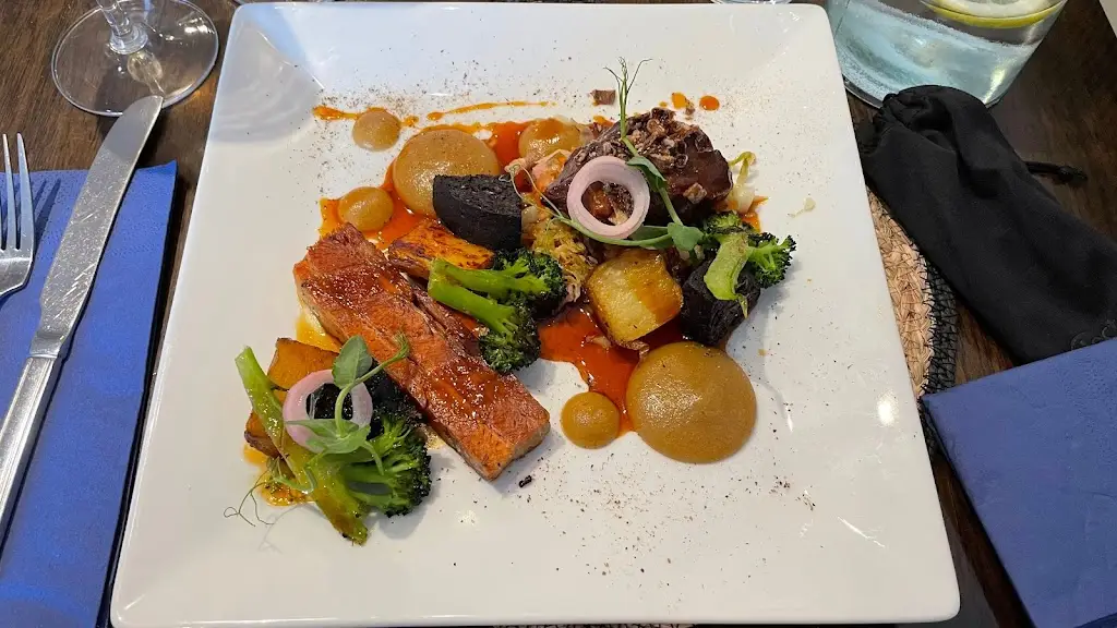 Pier Hotel Restaurant_Portree_slider_image_2