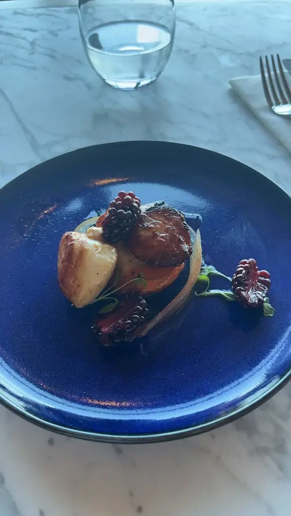 jt_Frasers at the Bracken Hide_Portree_review