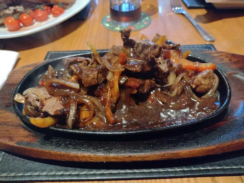 Erik Cornelissen_The Red Alligator_Bishop Auckland_recensione