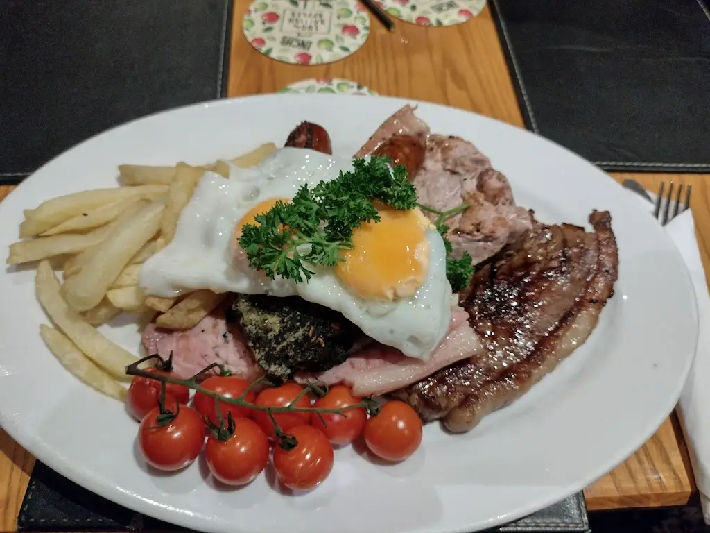 The Red Alligator_Bishop Auckland_slider_image_3