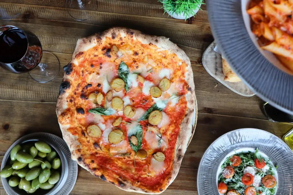 Luciano's Glasgow_Rutherglen_slider_image_3