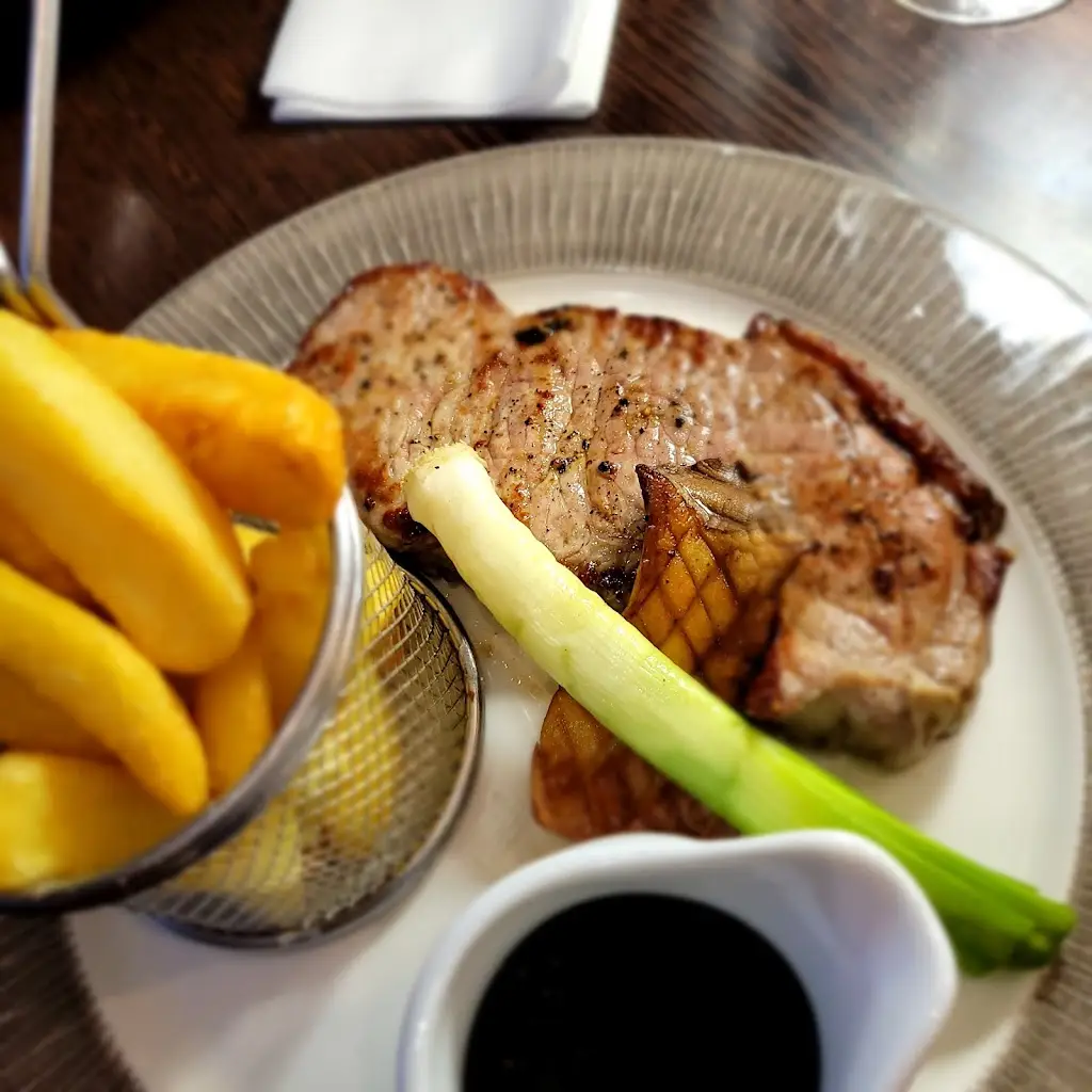 Simon Educational-Enhancement_The Point Restaurant_Sandbank_review