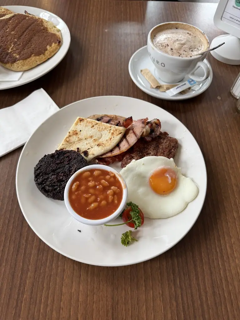 Gia Narvaez_Finnegans_Stenhousemuir_review