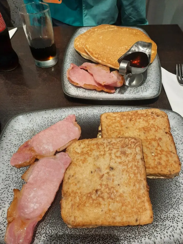 Kathrina Carroll_The Plough Hotel_Stenhousemuir_review