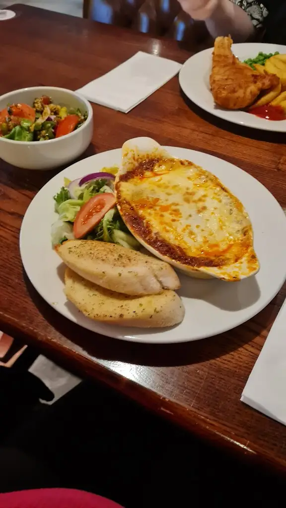 Lorraine Duffy_Rowan Tree_Stoneyburn_recensione