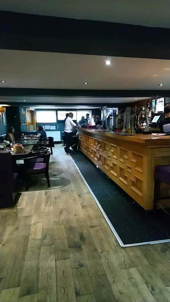 Jax Shaw_Pop Inn_Stevenston_review