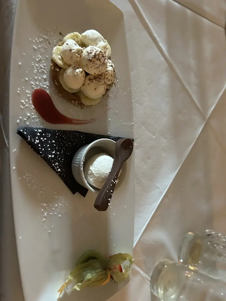 Tom_The Contented Vine_The Scottish Borders_review