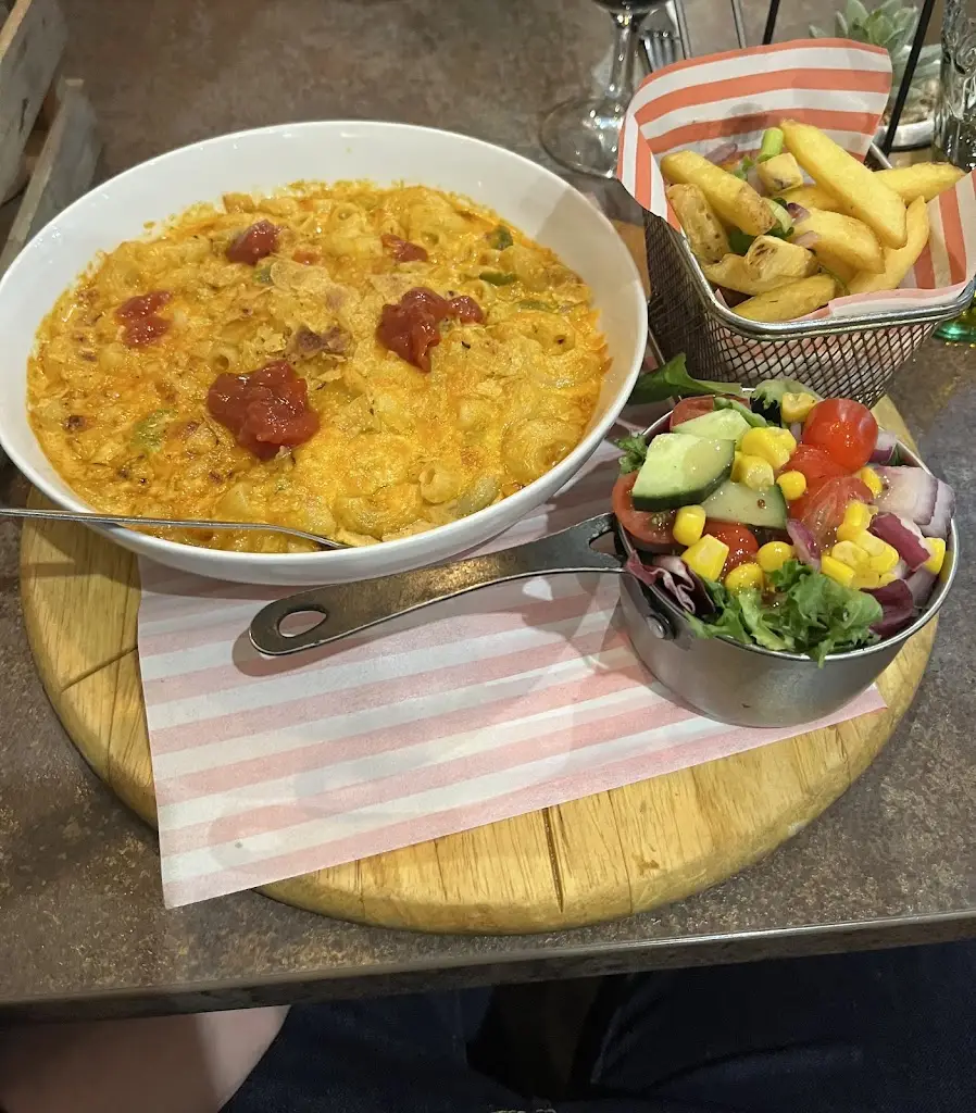 Paul_Cobbies Inn_Tayport_review