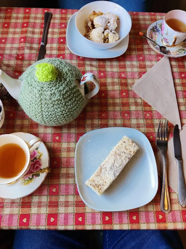 Lukas Zilinskas_Laura’s Tilly Tearoom_Tillicoultry_review