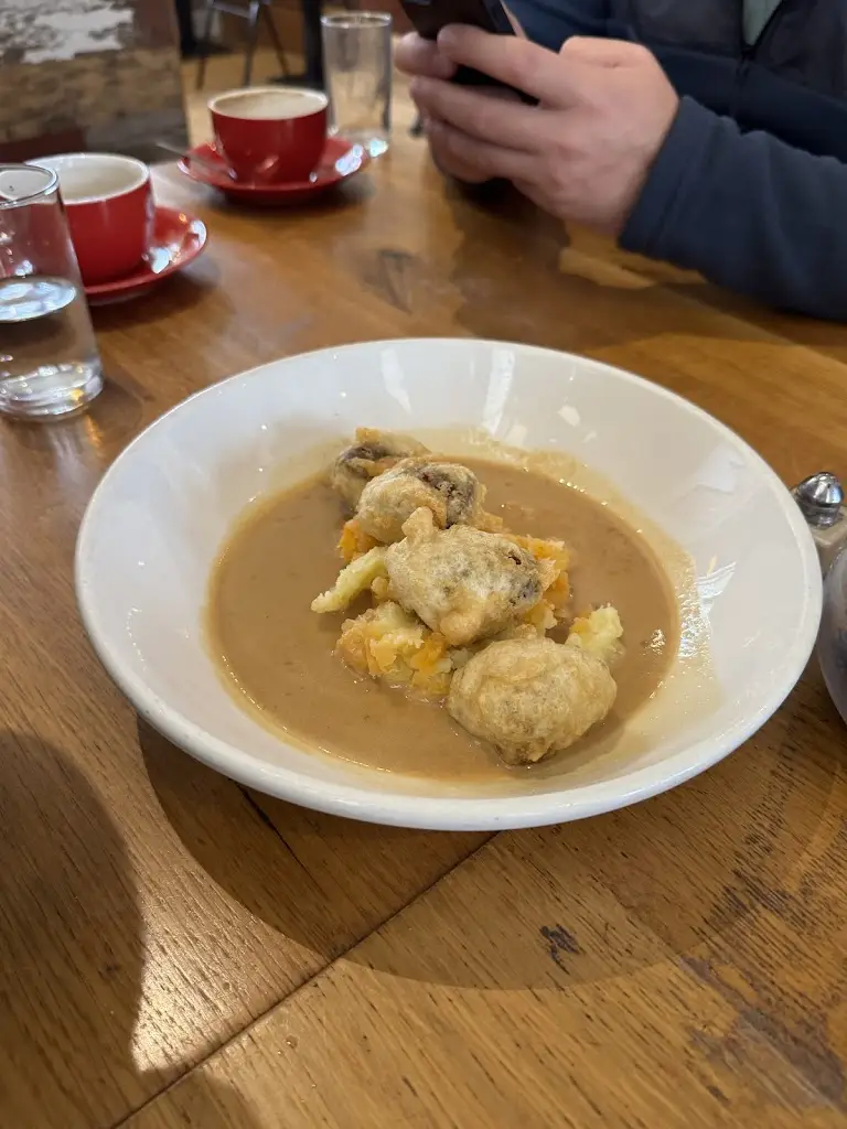 iosivoni alexandru_Platform 1864_Tain_recensione