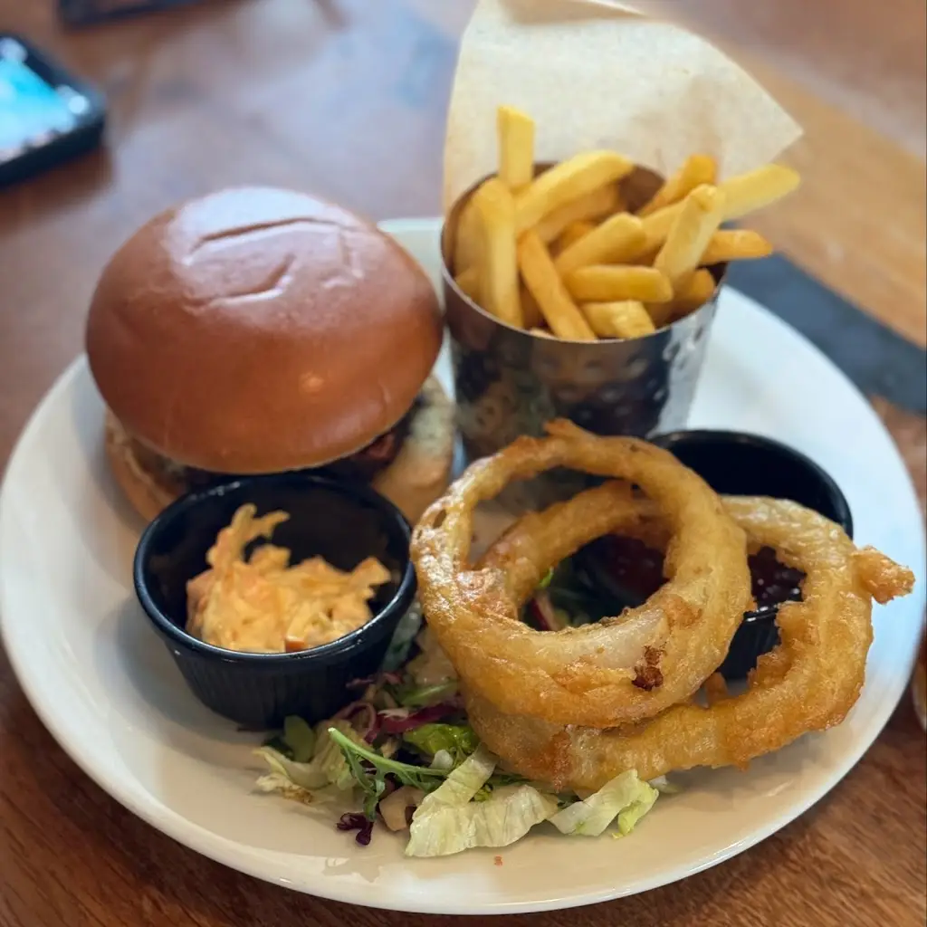 iman shahsamandi_Platform 1864_Tain_recensione