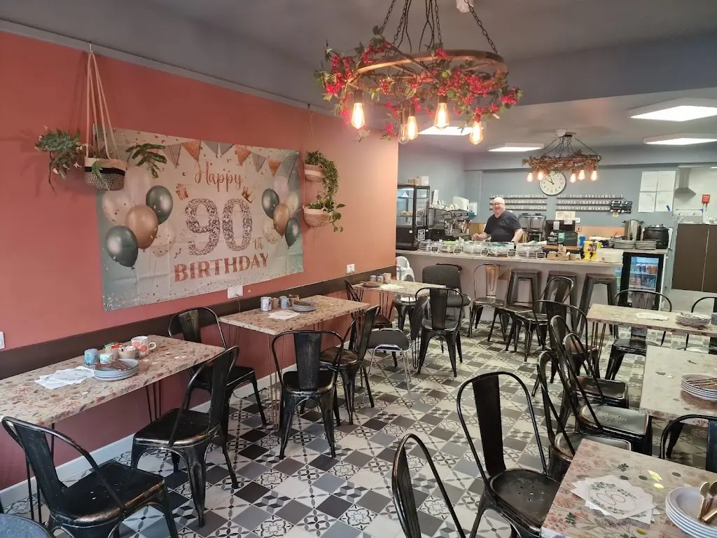 Janice Isom_Cafe 11_Tain_review