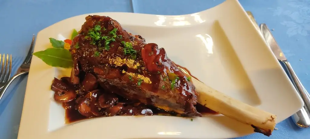 Yini Jiang_The Oystercatcher_Tain_review