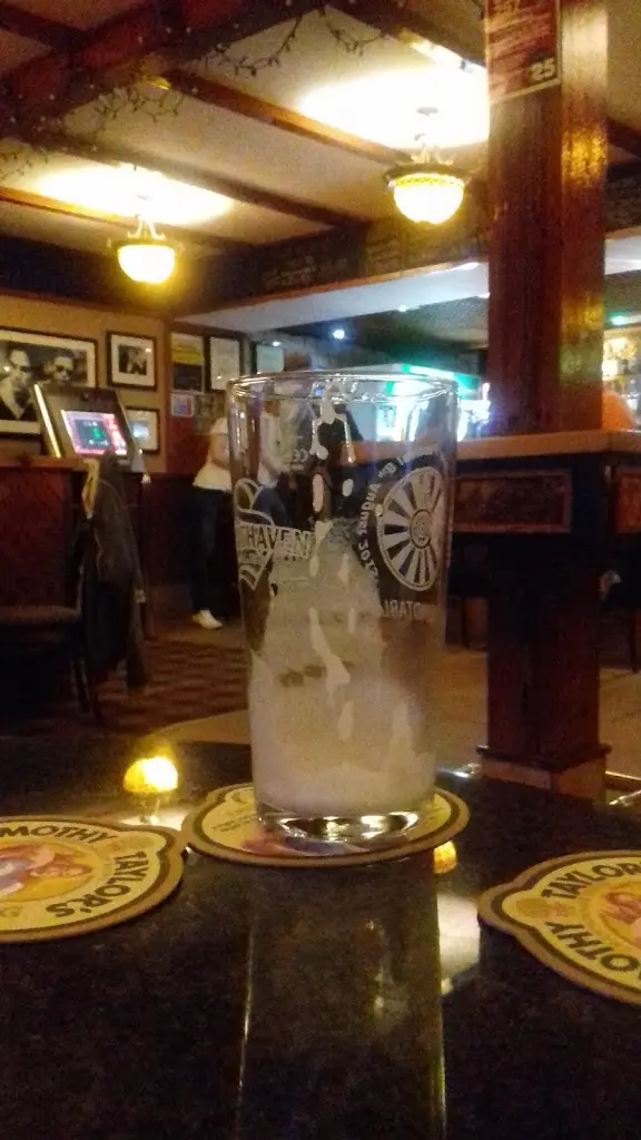 Alan Stevenson_The Weavers Bar (Strathaven)_Strathaven_review