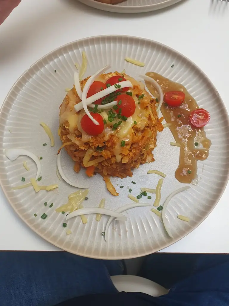 Brian Corbett_13 Barn Street_Strathaven_review