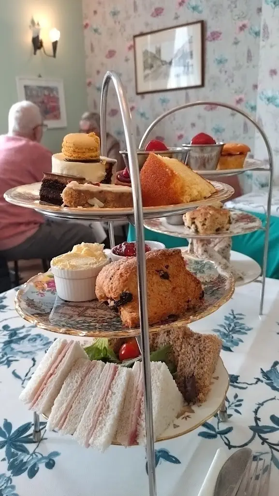Graddy 61_Fifteas Vintage Tea Room_Bishop Auckland_review