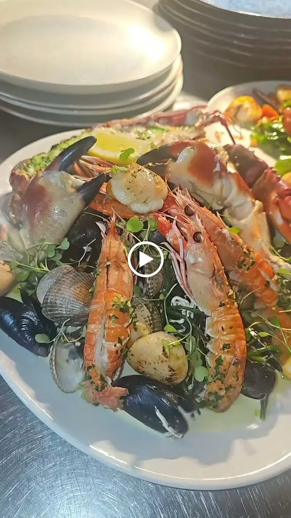 The Red Herring Seafood Restaurant_Tarbert_slider_image_2