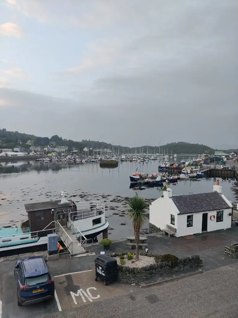 M. Kade_Anchor Hotel_Tarbert_review