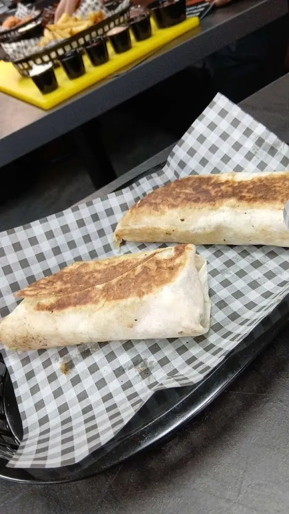 kaiya henry-jones_Burgerzz_Waterfoot_review