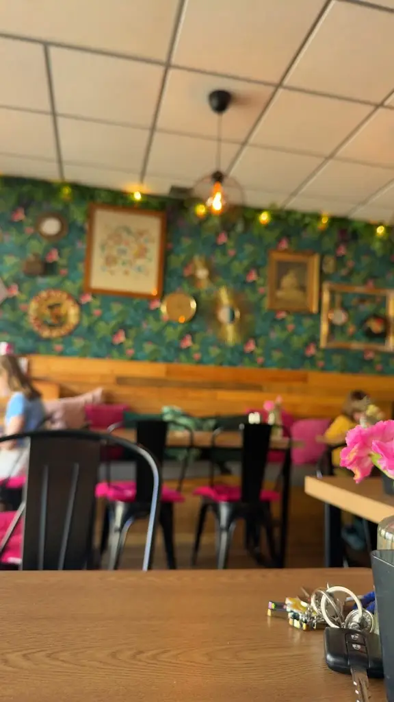 Lilli Cloynes_The Water Trough Cafe & Bar_Waterfoot_review