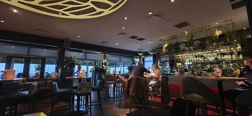 Scotts Bar & Restaurant_Troon_slider_image_3