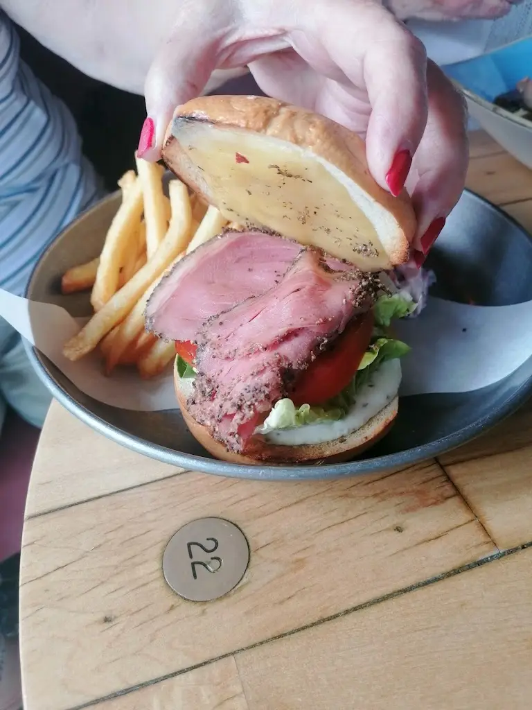 B Lord_The Fox_Troon_recensione